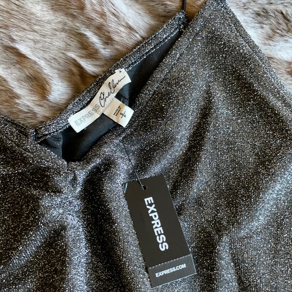 Express One Eleven Silver Sparkle V-Neck Elastic Hem Tank Size Small NWT - Picture 2 of 7